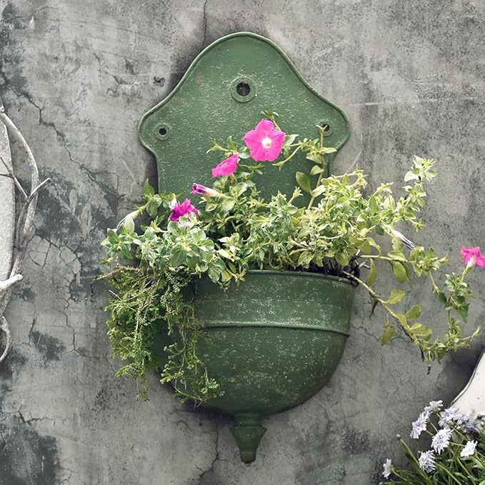 Vintage Rustic Wall Planter Distressed Decor Iron Hanging Plant Basket Shabby Metal Wall Mounted Flower Holder Pot Stand for Indoor Outdoor Home Balcony Patio Farmhouse Garden Decorative (Green)