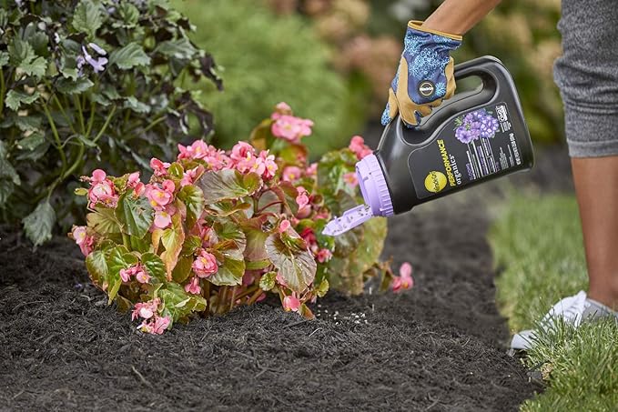 Miracle-Gro Performance Organics Blooms Plant Nutrition Granules - Plant Food with Natural & Organic Ingredients, for Flowering Plants, 2.5 lbs.