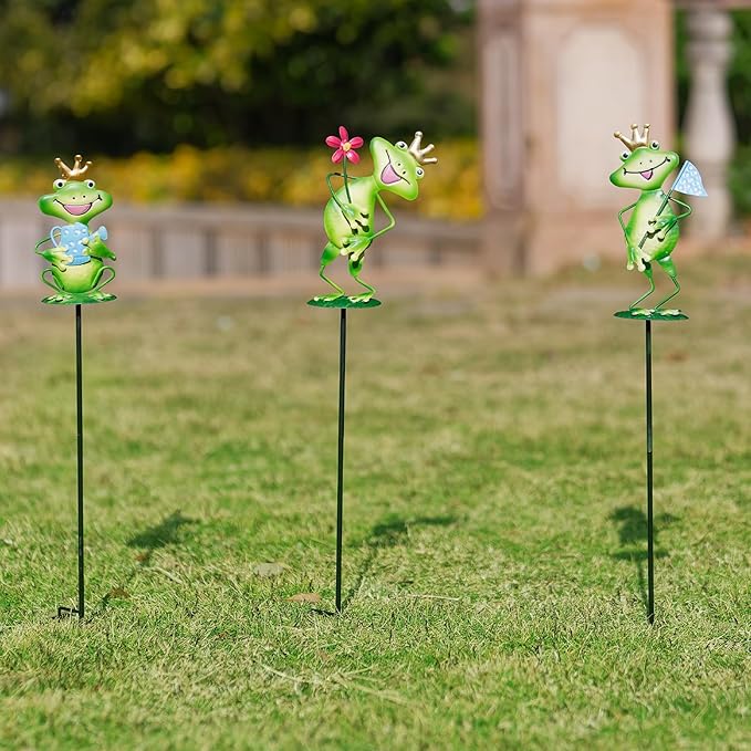 3 Pack Metal Garden Stakes, 14.2" Frog Garden Stakes for Spring Decor, Metal Yard Art for Outdoor & Outside Lawn Patio Pathway Decoration
