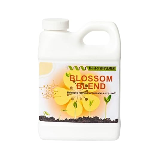 Blossom Blend - Balanced Fertilizer Formula for Blossom and Growth - - Flowers, Ornamental and Fruit - Contains Nitrogen (N), Phosphorous (P), Potassium (K) and Sulfur (S) - 16 fl oz
