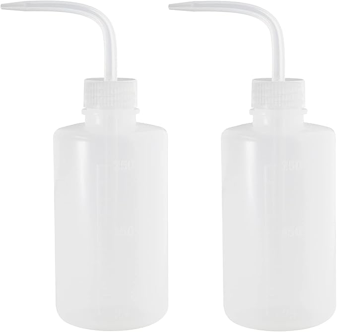 Piutouyar 2Pcs Plastic Wash Bottle 250ml Plant Squeeze Bottle, Wash Squirt Bottle, Succulent Watering Can for Indoor Plants Flower (8oz)