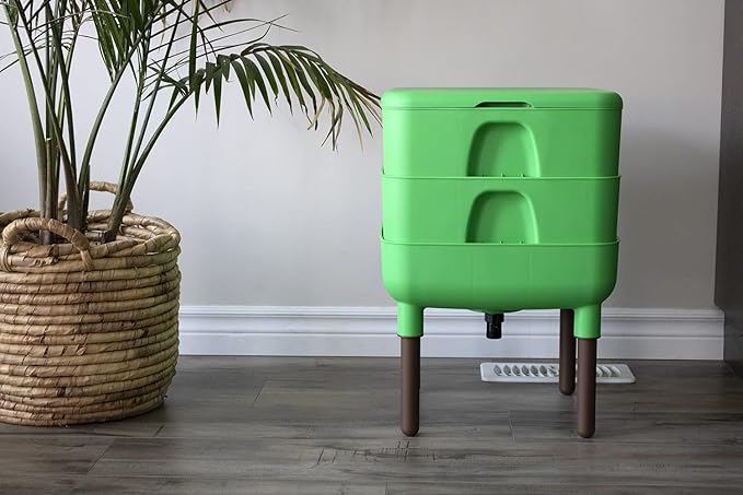 FCMP Outdoor - The Essential Living Composter, 2-Tray Worm Vermicomposter Bin (HF-LC4000v2-GRN) Green