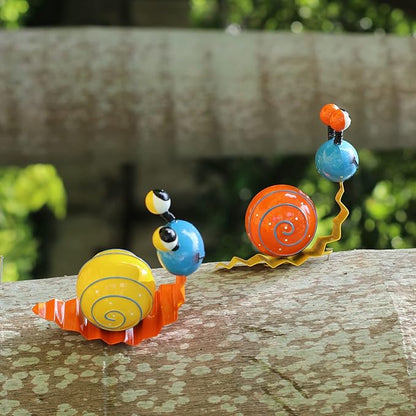 Metal Garden Decor Cute Snail Yard Art Outdoor Lawn Patio Ornament Fence Decorations for Outside - Set of 2(Yellow,Orange)