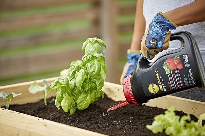 Miracle-Gro Performance Organics Edibles Plant Nutrition Granules - Plant Food with Natural & Organic Ingredients, for Tomatoes, Vegetables, Herbs and Fruits, 2.5 lbs. (Pack of 6)