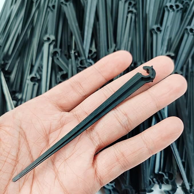 RONYOUNG 202PCS Irrigation Drip Support Stakes 1/4 Inch Tubing Hose Holder