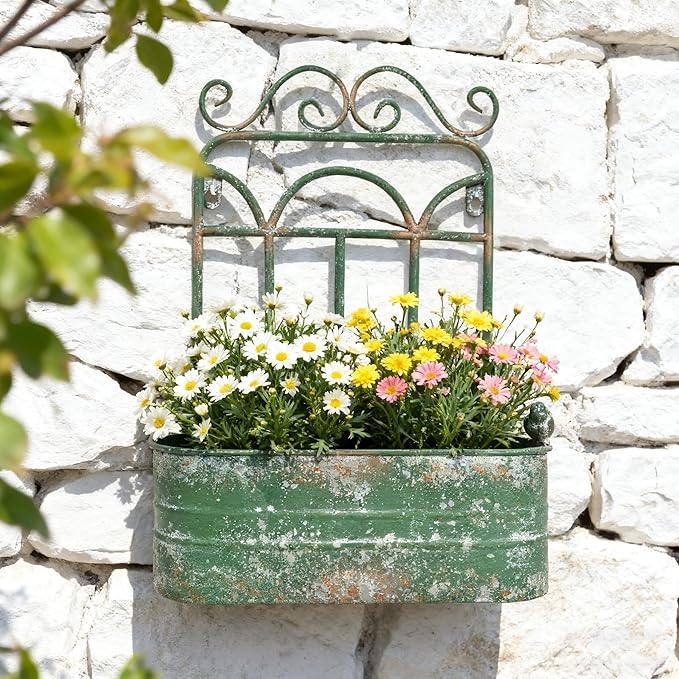 Rustic Metal Wall Planter Vintage Wall Mounted Flower Pot Distressed Wall Hanging Plant Basket Farmhouse Wall Decor for Indoor Outdoor Garden Home Yard (Green)