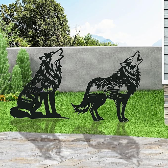 Wolf Metal Garden Stakes Yard Decor, 2PCS Black Wolf Silhouette Statues Garden Decorative Gifts for Yard Art, Patio, Outside, Lawn Ornaments, Yard Art