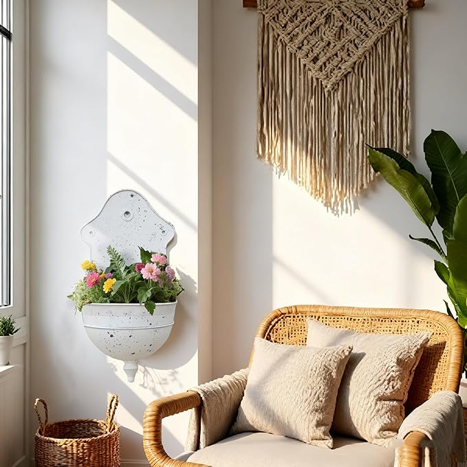 Rustic Metal Wall Planter Distressed Decor Wall Mounted Flower Pot Vintage Hanging Plant Holder for Outdoor Indoor Garden Home Balcony Patio Farmhouse Decorative (White)