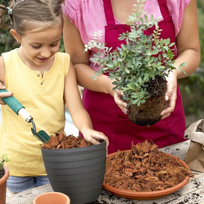 Halatool 10LBS Coco Coir Chips for Plants, 100% Compressed Organic Coco Husk with Low EC pH Balanced, Coconut Substrate Growing Mulch for Flowers, Garden, Orchids, Herbs,Landscaping