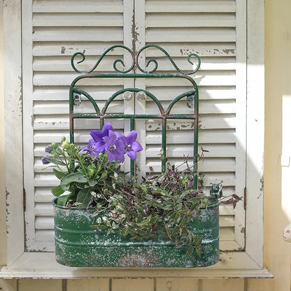 Vintage Rustic Wall Planter Distressed Green Decor Metal Hanging Plant Basket Shabby Iron Wall Mounted Flower Holder Pot Stand for Indoor Outdoor Home Balcony Patio Farmhouse Garden Decorative