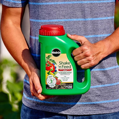 Miracle-Gro Shake 'n Feed Tomato, Fruit and Vegetable Plant Food, For Outdoor In-Ground and Potted Plants, Feeds up to 3 Months, 4.5 lbs.